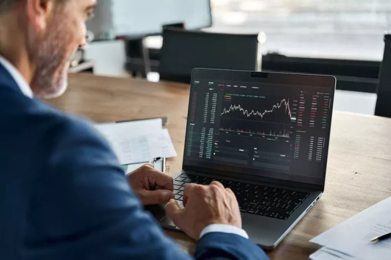 Are the brokers listed on MyFastBroker.com regulated?